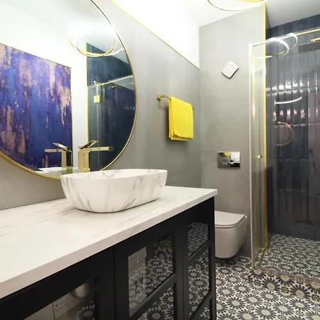 The Golden Paradise - Central Penthouse Апартаменти